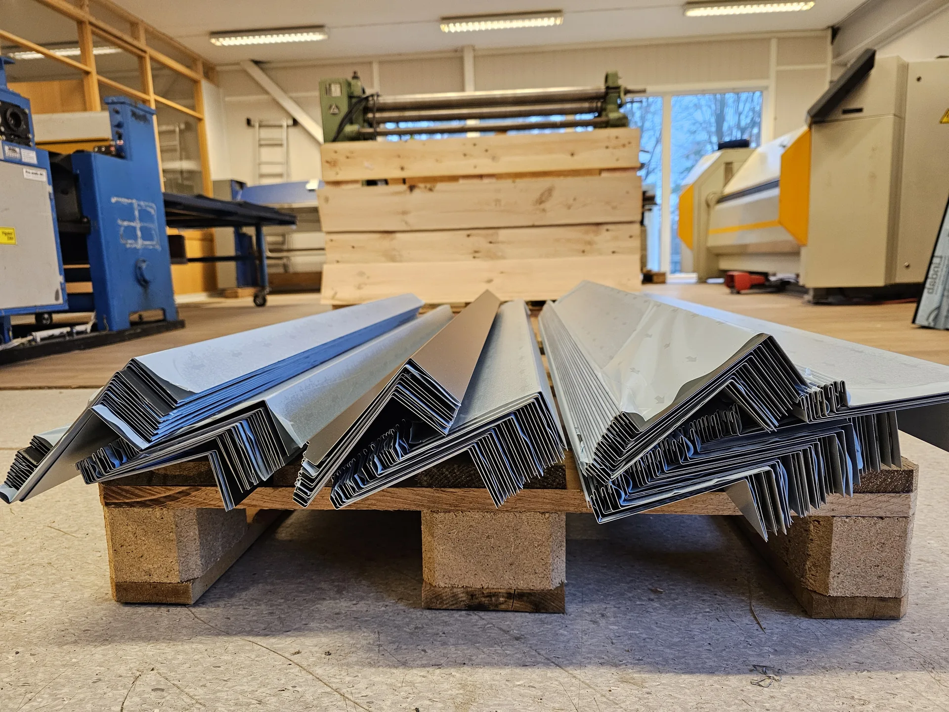 Produksjon av skreddersydde beslag i metall hos HM Blikk AS